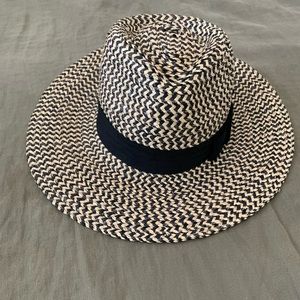 Black and white Brixton hat